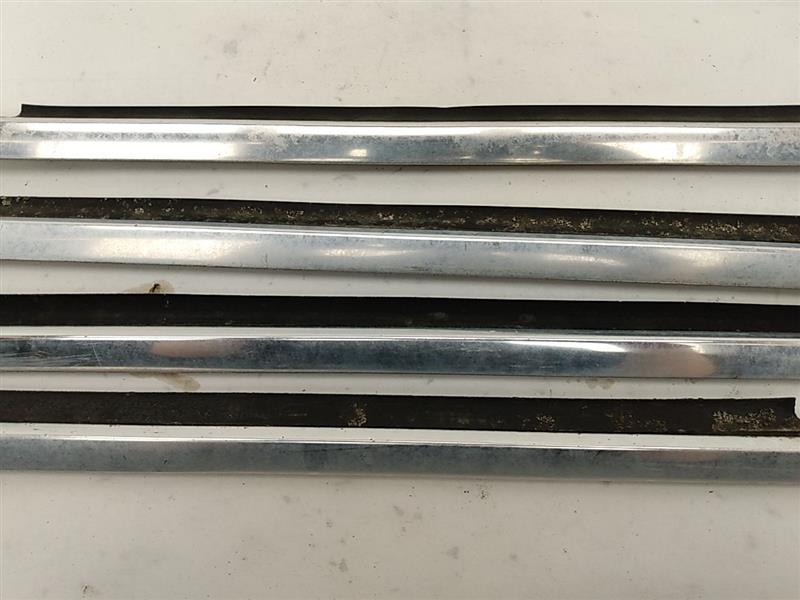 BMW 318i Exterior Door Window Sweep Set