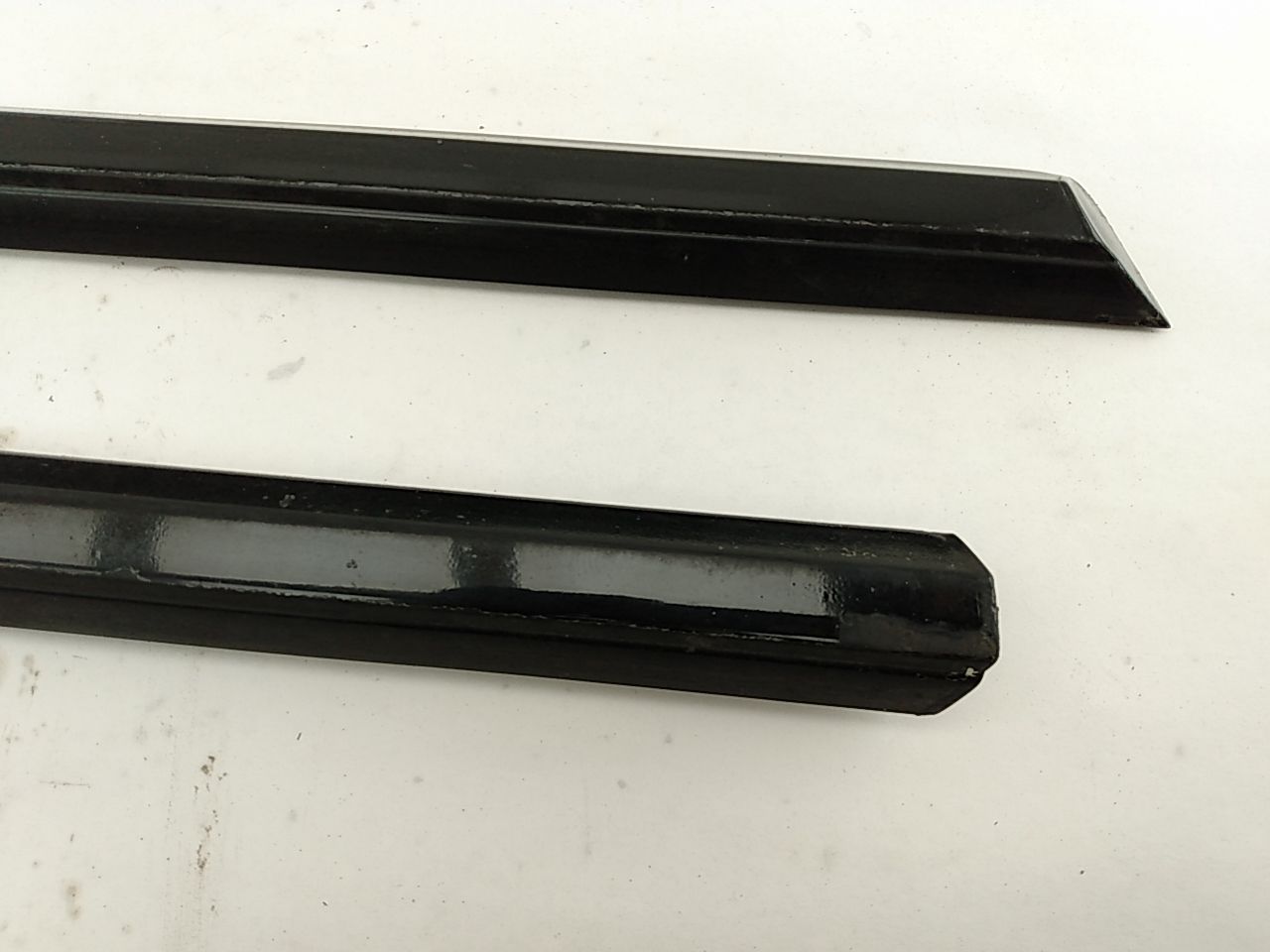 BMW 318i Front & Rear Door Moulding Set