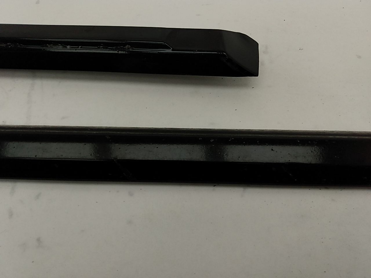 BMW 318i Front & Rear Door Moulding Set