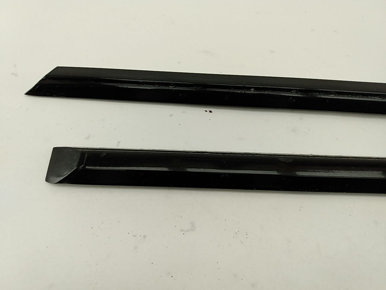 BMW 318i Front & Rear Door Moulding Set