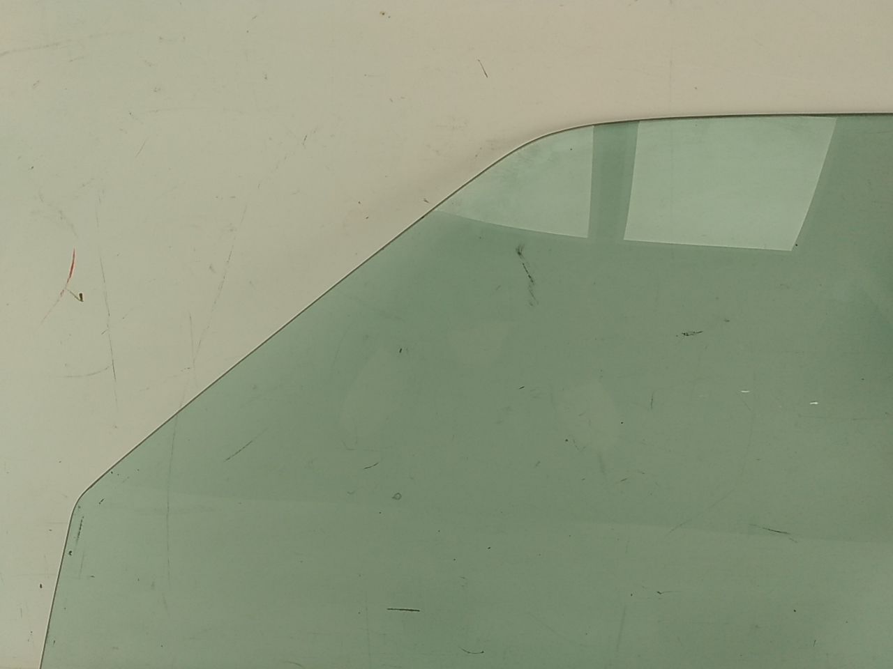 BMW 318i Front Left Door Glass