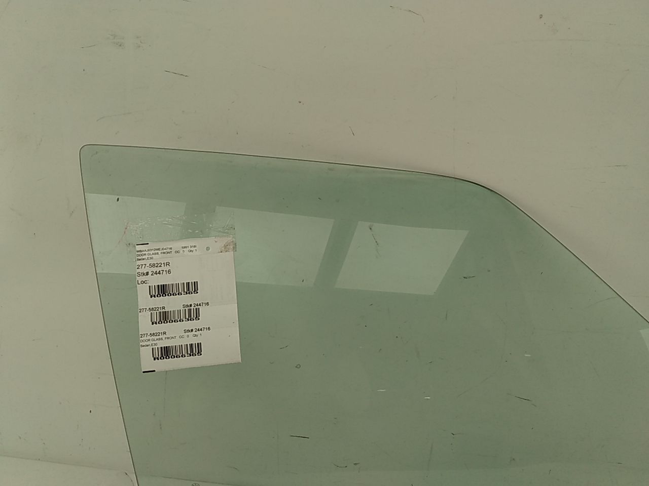 BMW 318i Front Right Door Glass