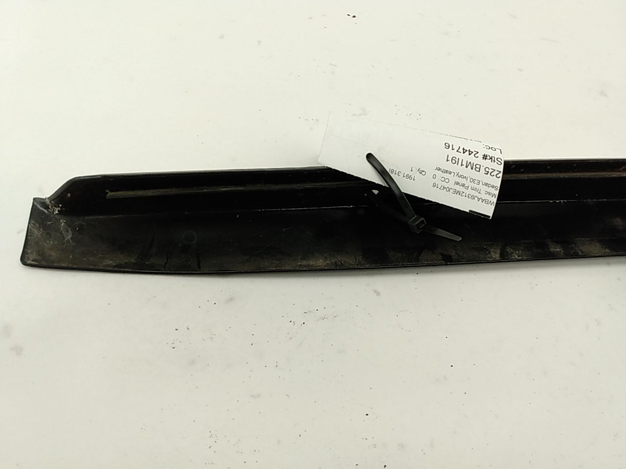 BMW 318i Trunk Sill Plate