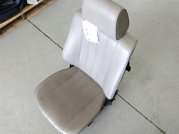 BMW 318i Front Right Seat Assembly