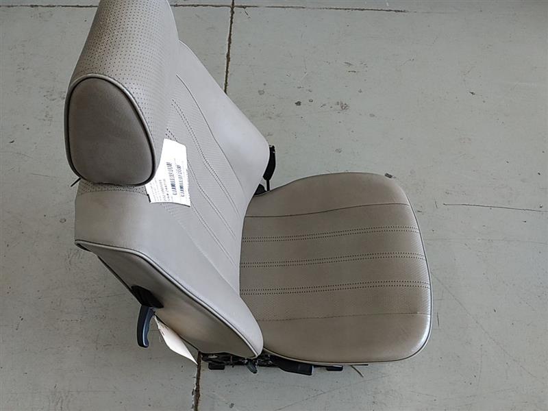 BMW 318i Front Right Seat Assembly