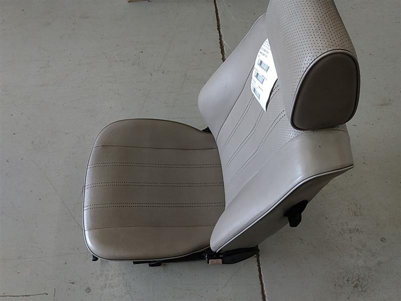 BMW 318i Front Right Seat Assembly