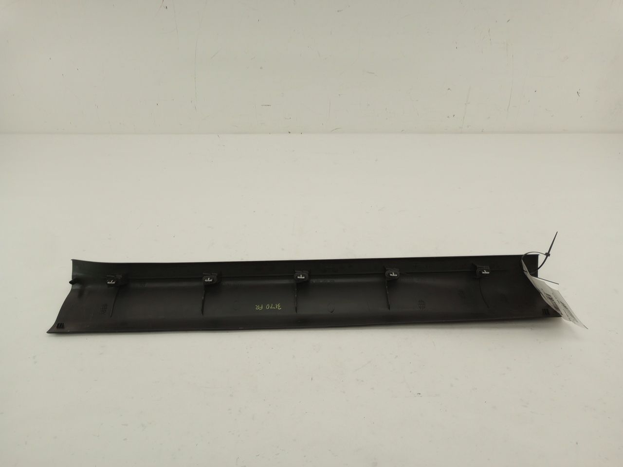 Chevrolet Camaro Front Right Door Sill Trim - 0