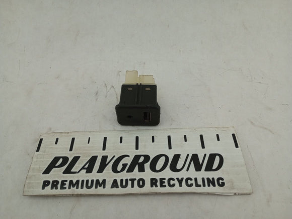 Chevrolet Camaro USB/AUX Plug