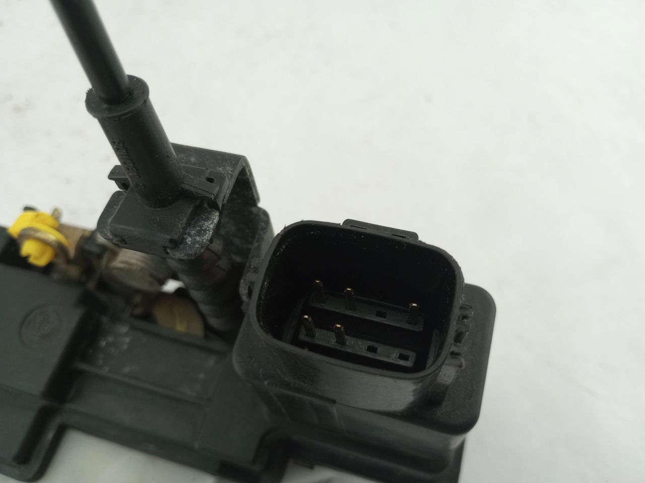Volvo XC70 Rear Right Door Latch