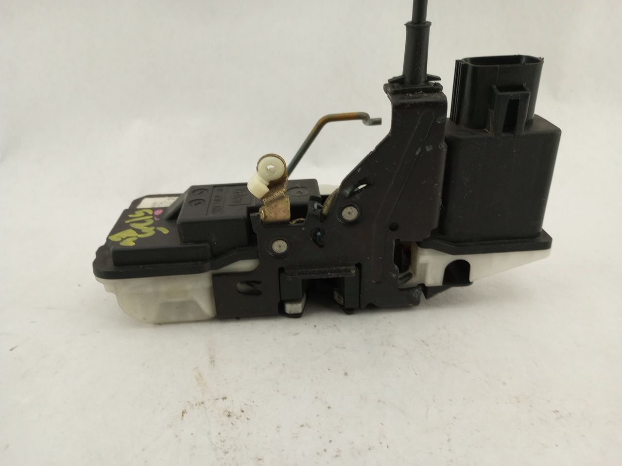 Volvo XC70 Rear Left Door Latch - 0