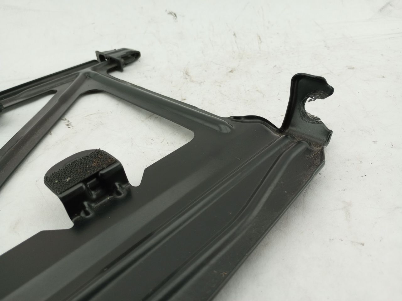 Volvo XC70 Battery Hold Down Bracket