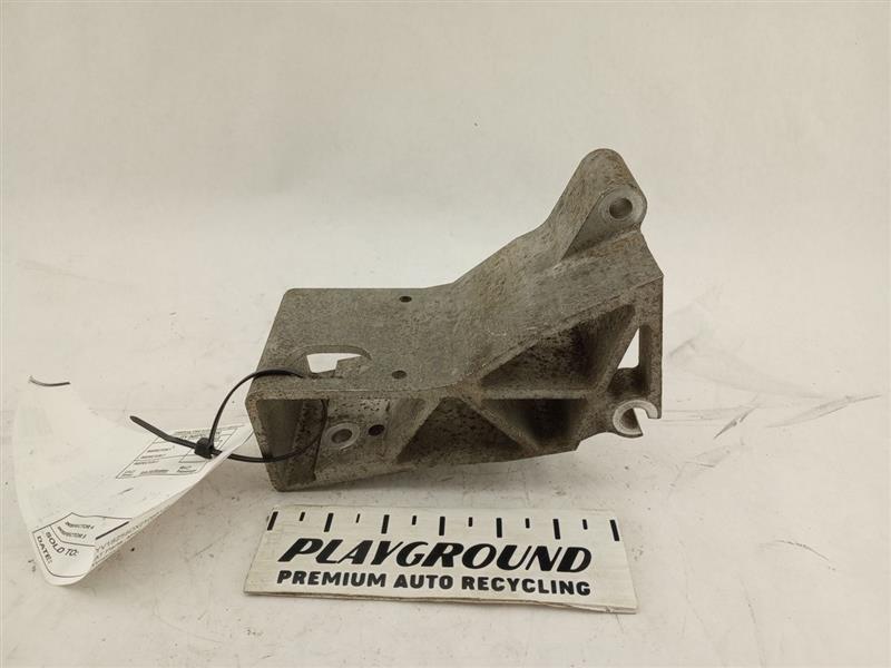 Volvo XC70 Rear Transmission Mount Bracket