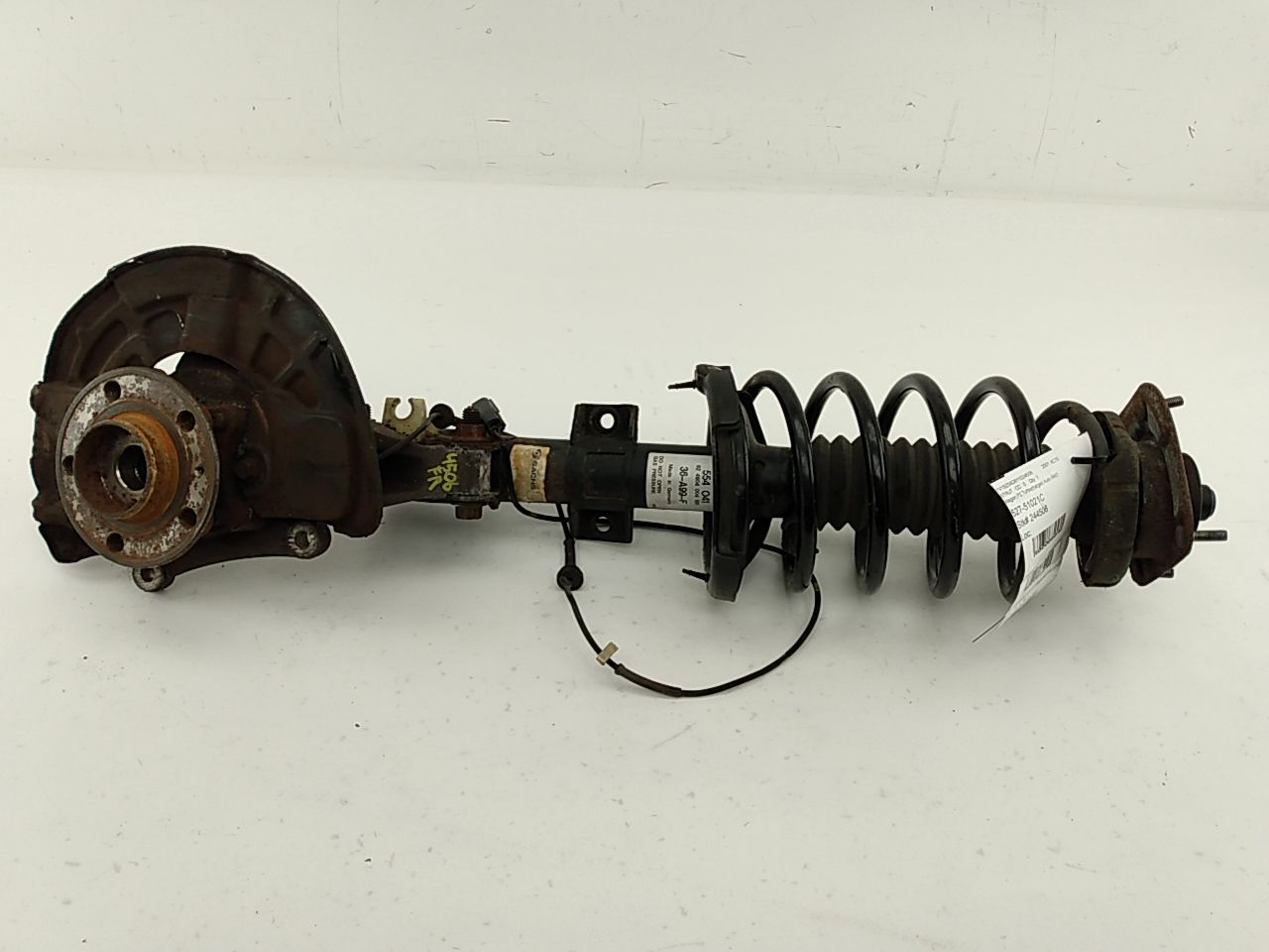 Volvo XC70 Front Right Strut & Knuckle Assembly - 0