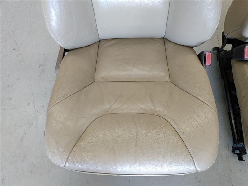 Volvo XC70 Front Seat Set | Playground PAR