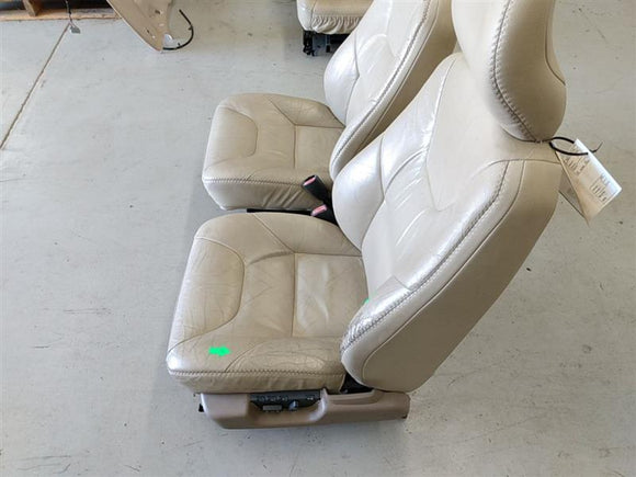 Volvo XC70 Front Seat Set