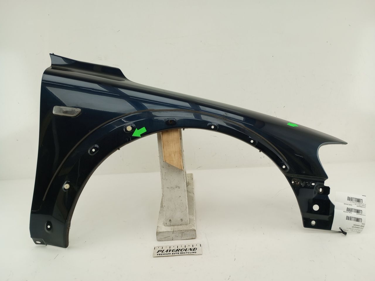 Volvo XC70 Front Right Fender