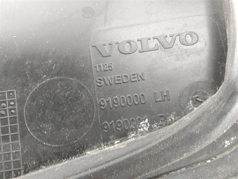 Volvo XC70 Wiper Cowl Vent Panel