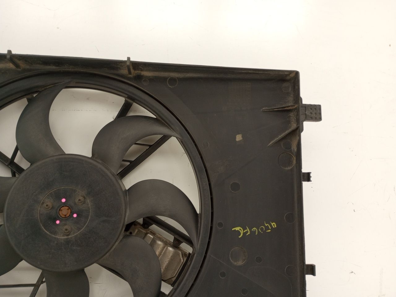 Volvo XC70 Cooling Fan Assembly