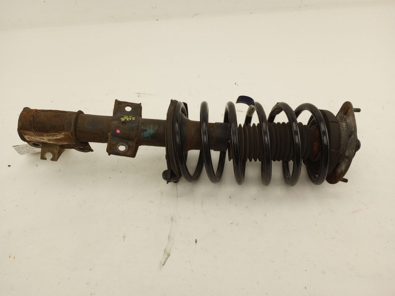 Volvo XC70 Front Right Strut Assembly - 0