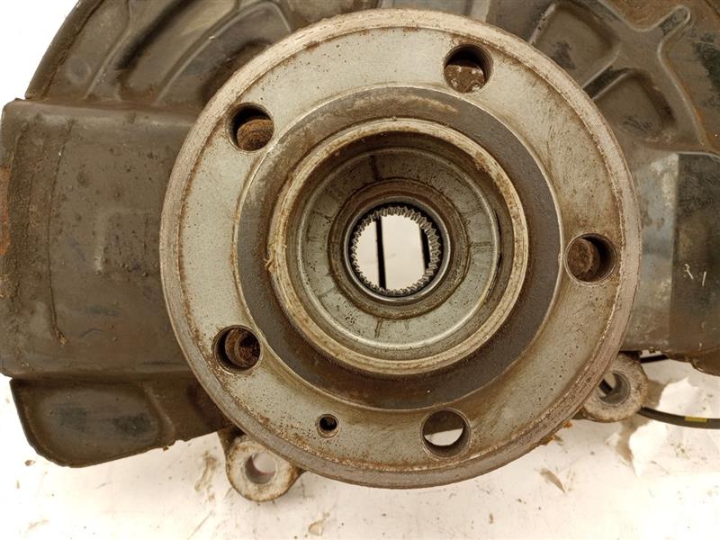 Volvo XC70 Front Right Knuckle & Hub Assembly