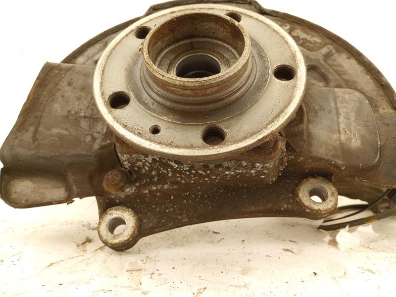 Volvo XC70 Front Right Knuckle & Hub Assembly