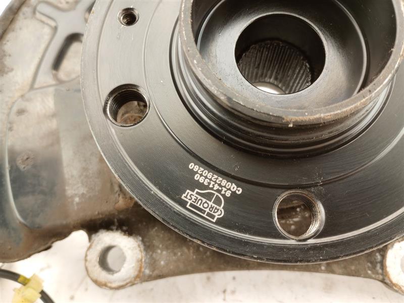 Volvo XC70 Front Left Knuckle & Hub Assembly