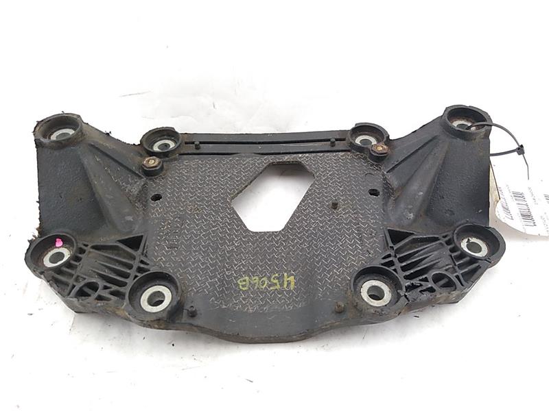 Volvo XC70 Rear Differential Mount Bracket - 0