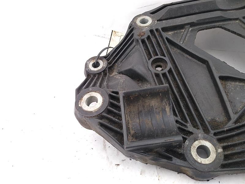 Volvo XC70 Rear Differential Mount Bracket