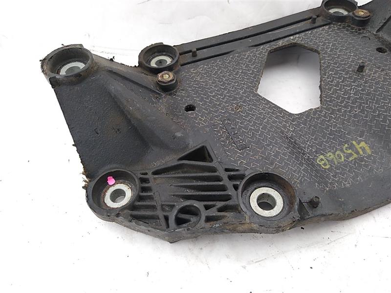 Volvo XC70 Rear Differential Mount Bracket