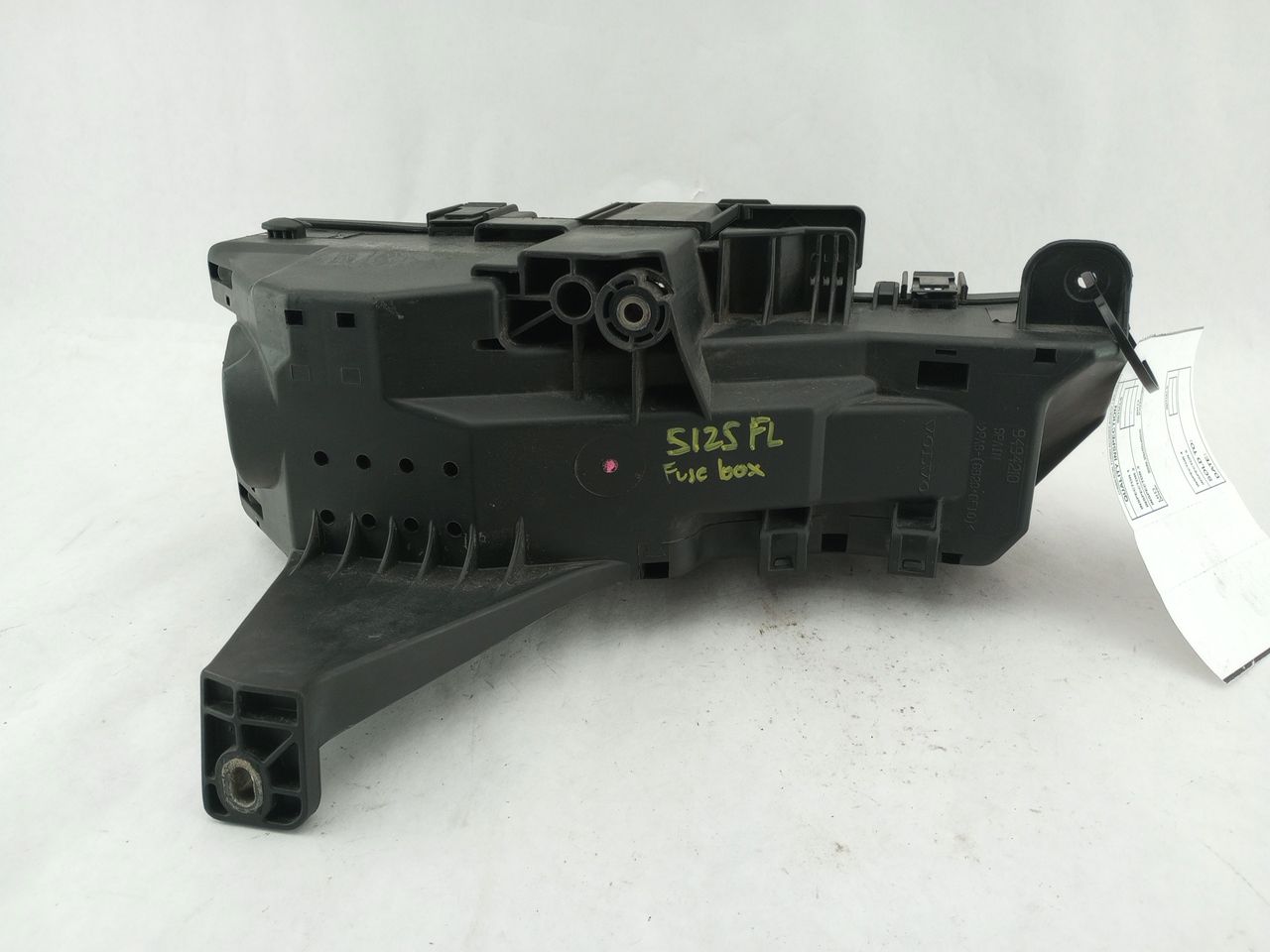 Volvo XC70 Engine Bay Fuse Box - 0