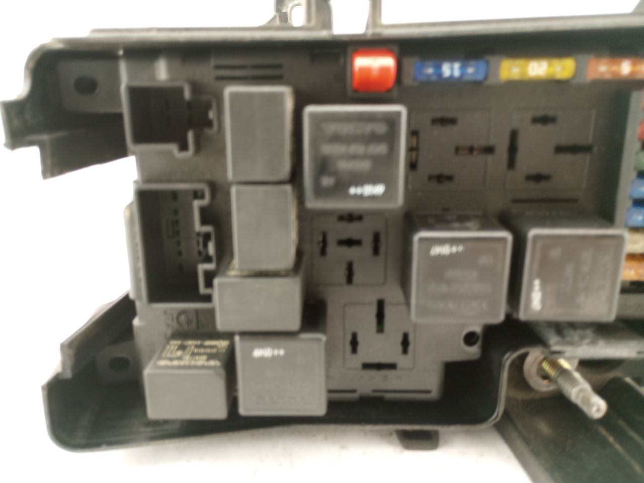 Volvo XC70 Engine Bay Fuse Box