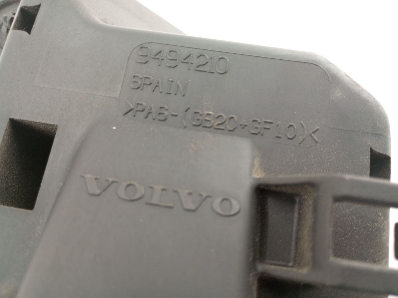 Volvo XC70 Engine Bay Fuse Box