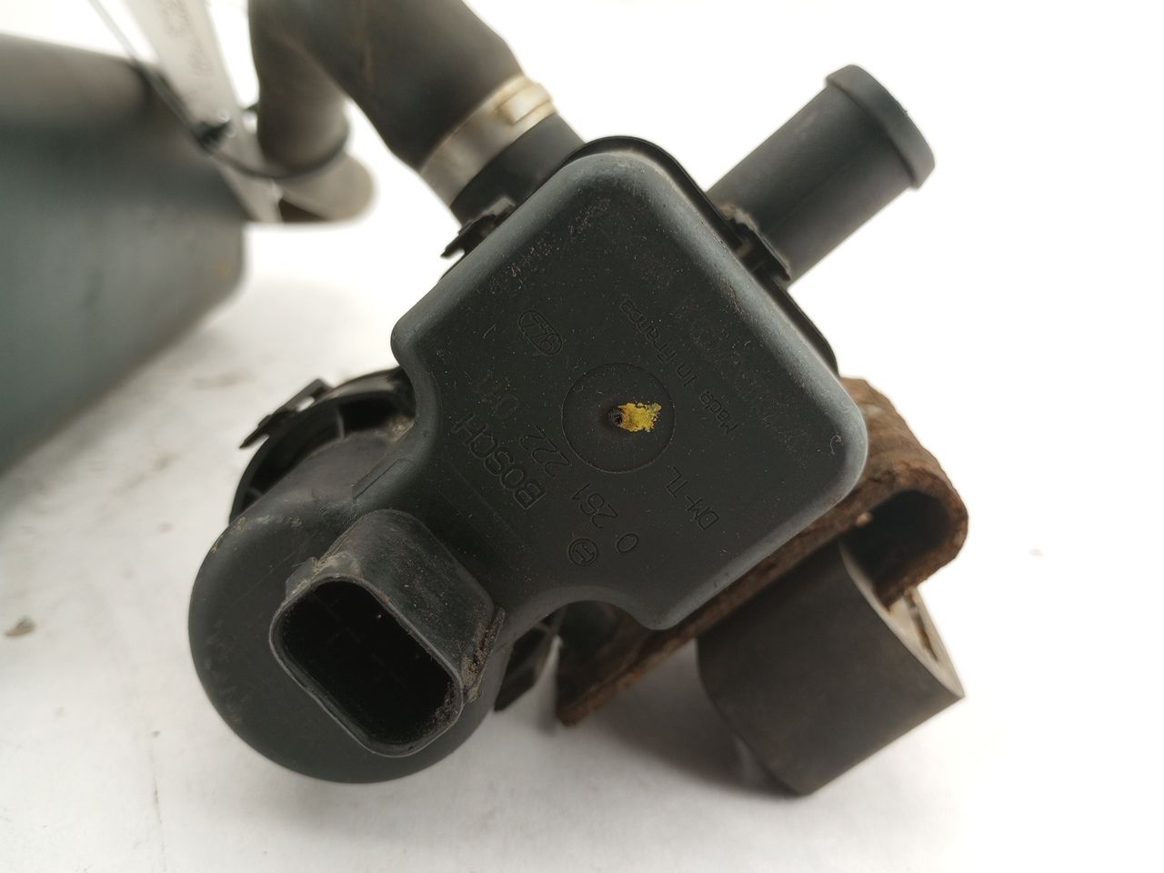 Volvo XC70 Charcoal Canister W/ Vent Solenoid