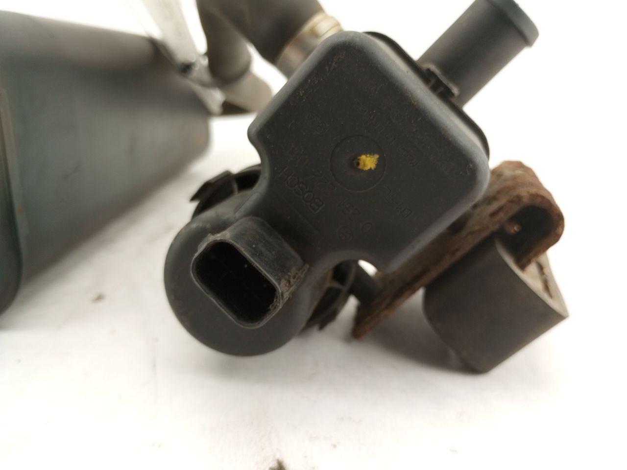 Volvo XC70 Charcoal Canister W/ Vent Solenoid