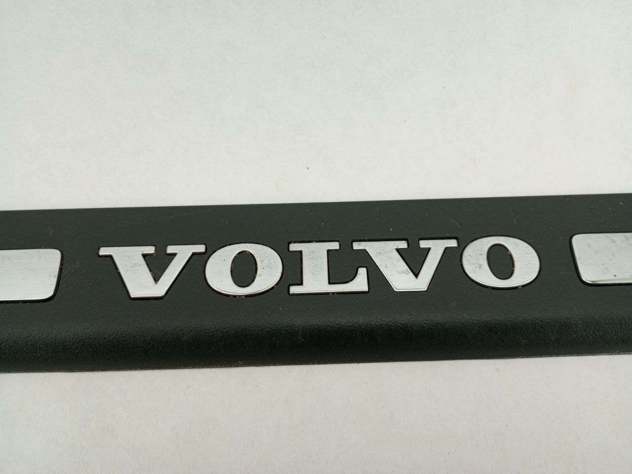 Volvo XC70 Pair Of Door Sill Plates