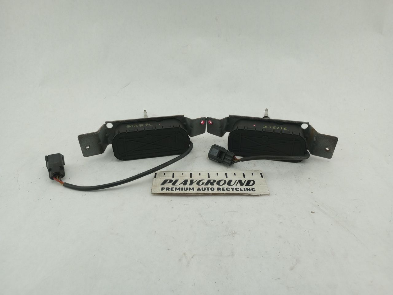 Volvo XC70 Pair Of Headlamp Wiper Motors