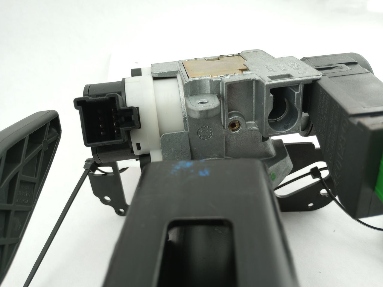 Volvo XC70 Steering Column