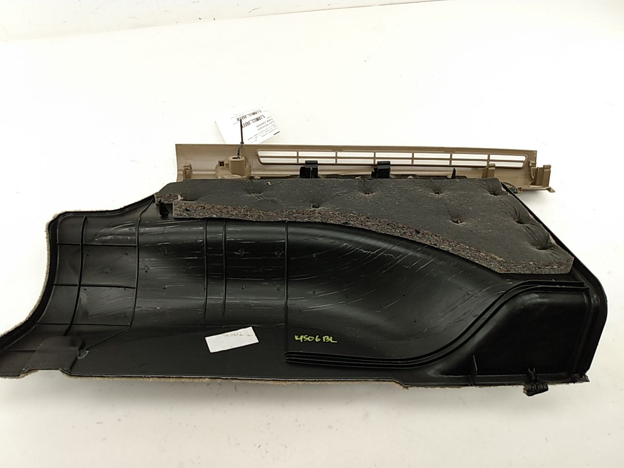 Volvo XC70 Rear Left Side Trunk Cover