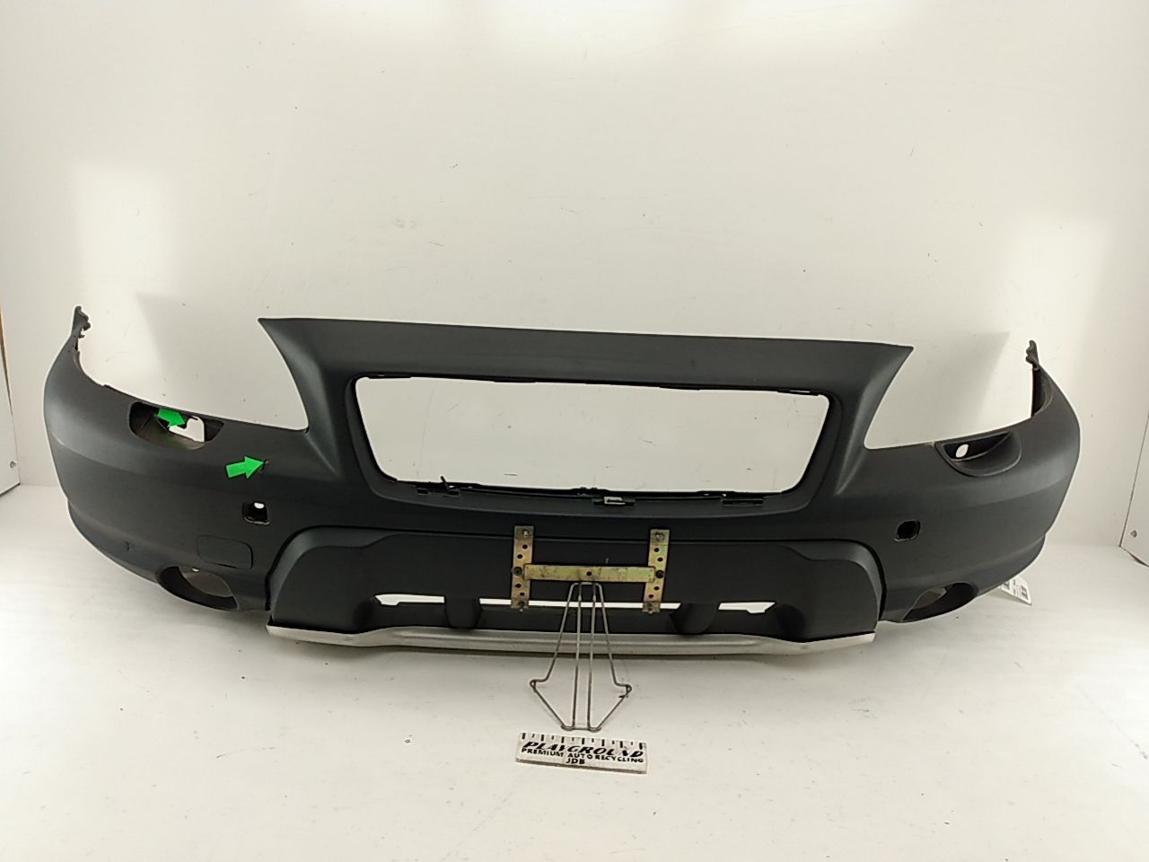 Volvo XC70 Front Bumper Cover