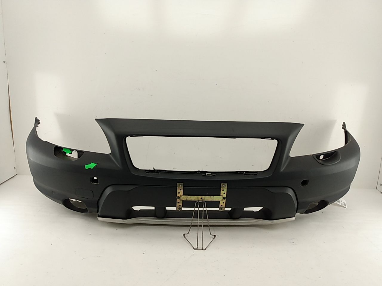 Volvo XC70 Front Bumper Cover - 0