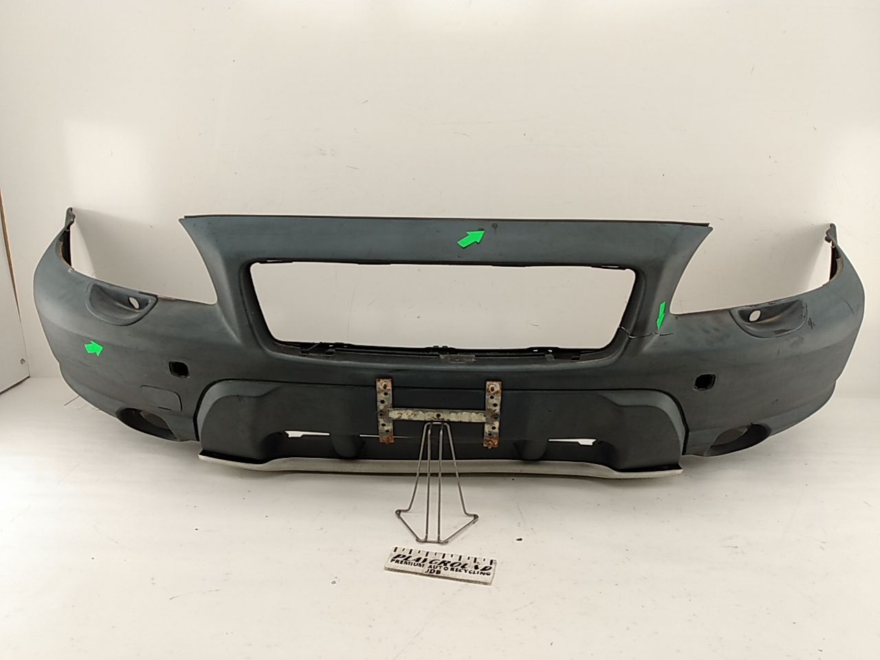 Volvo XC70 Front Bumper Cover