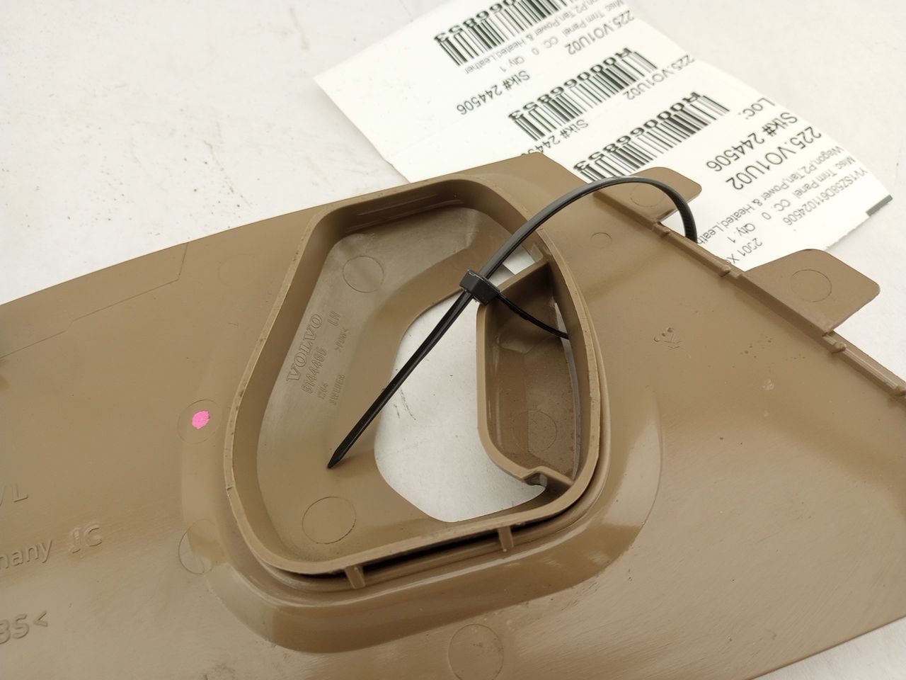 Volvo V70 Left Center Console Side Trim