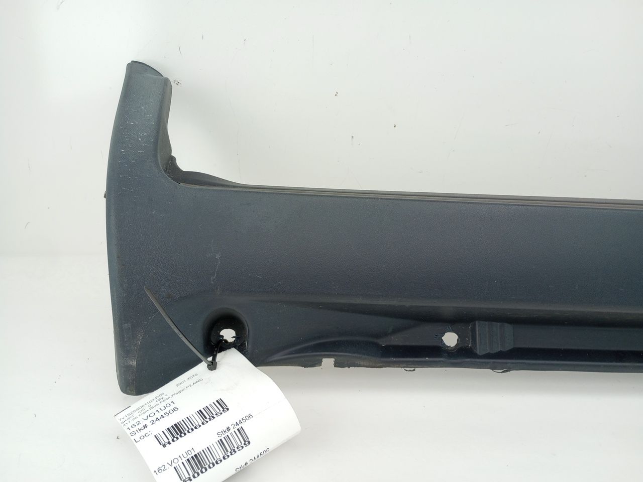 Volvo XC70 Right Skirt Sill