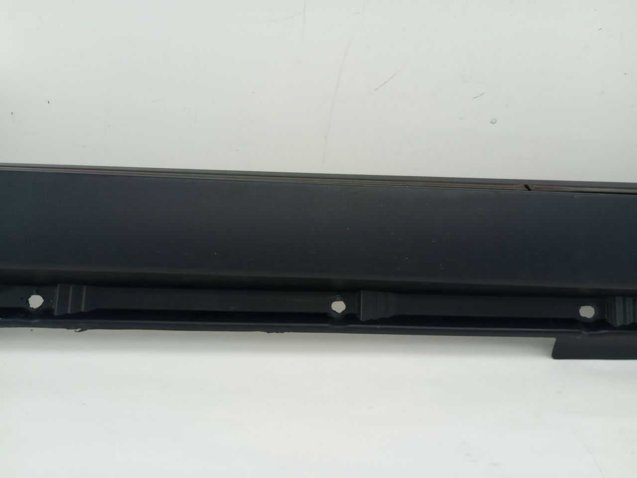 Volvo XC70 Right Skirt Sill