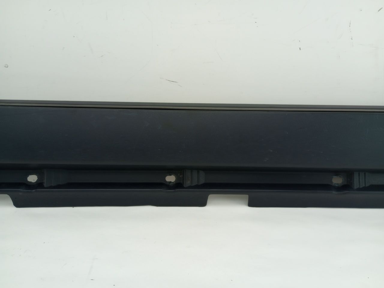 Volvo XC70 Right Skirt Sill