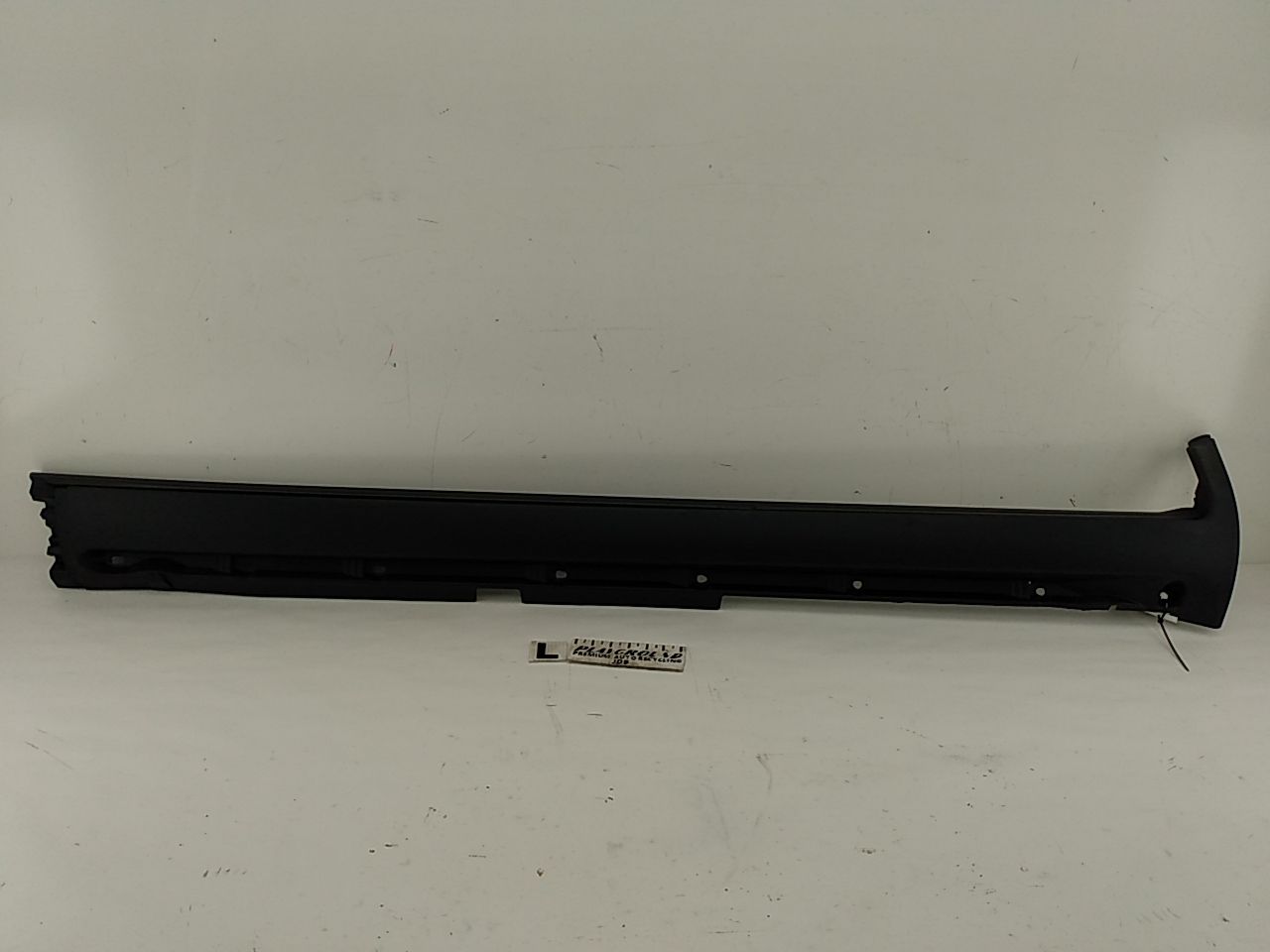 Volvo XC70 Left Passenger Sill Skirt