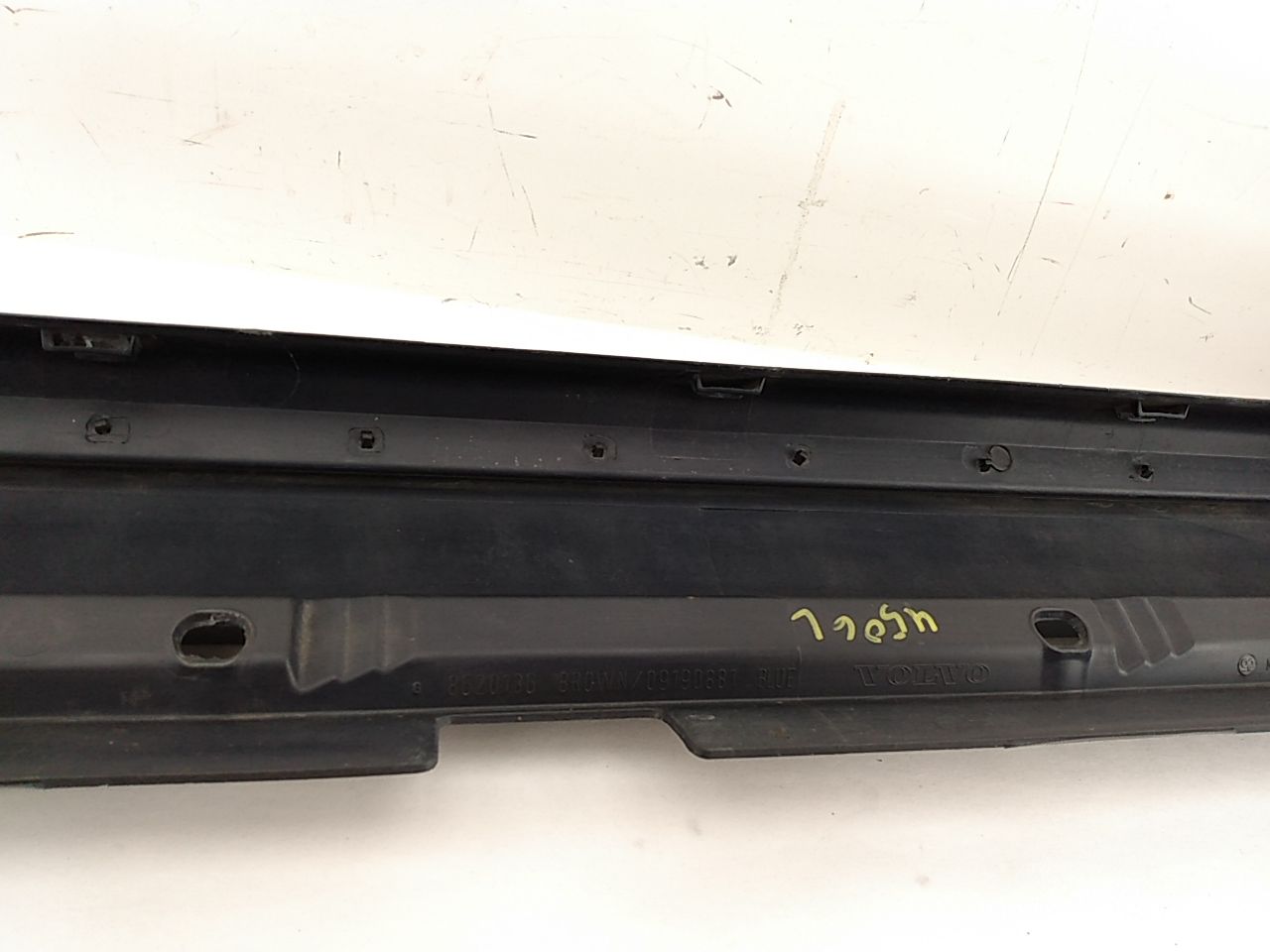 Volvo XC70 Left Passenger Sill Skirt