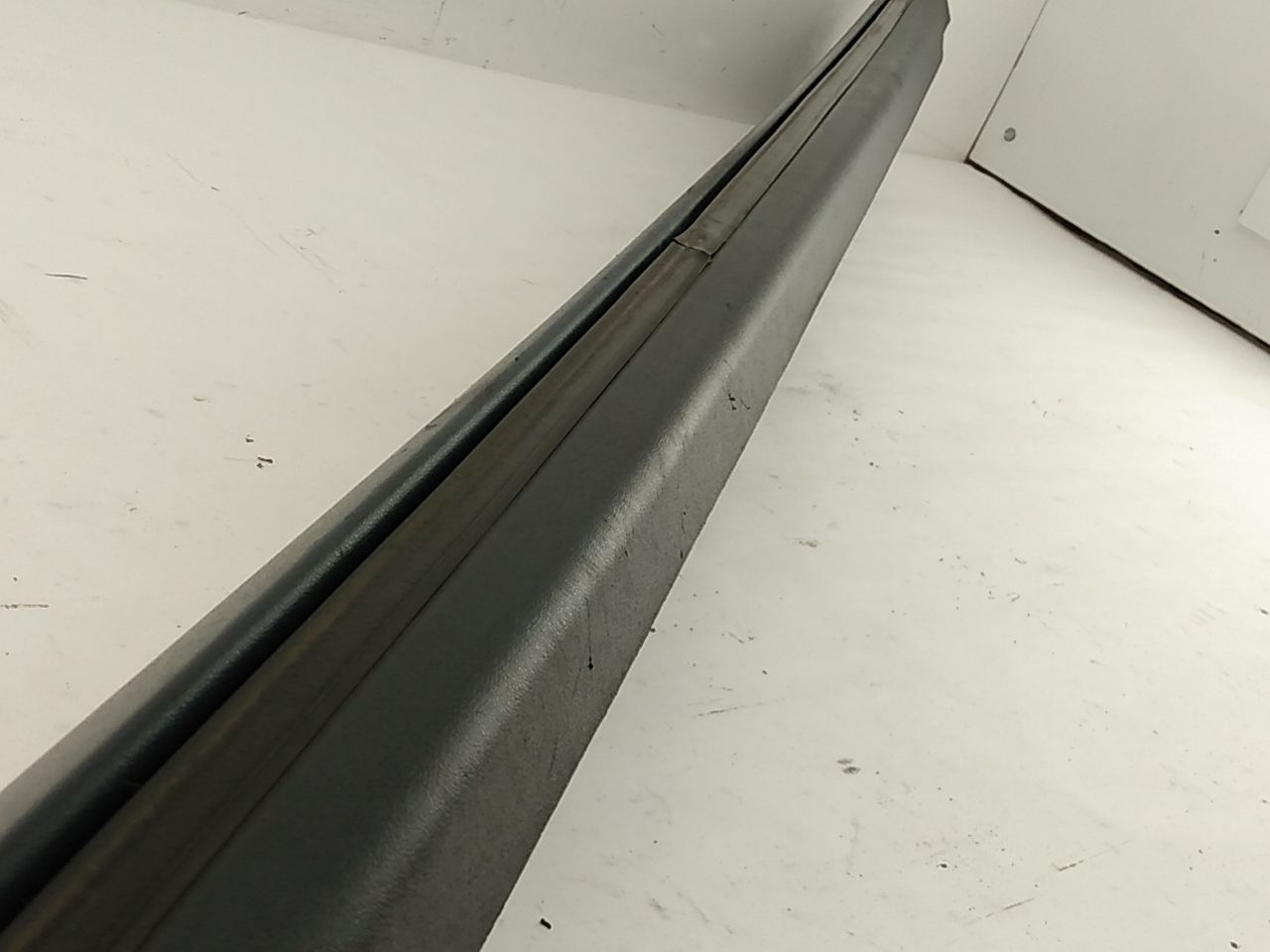 Volvo XC70 Left Passenger Sill Skirt