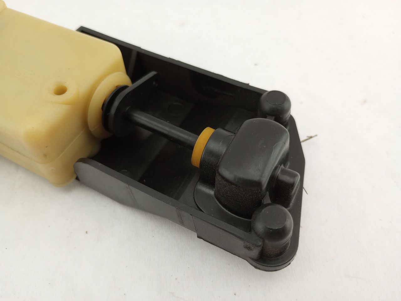 Volvo XC70 Fuel Door Release Actuator