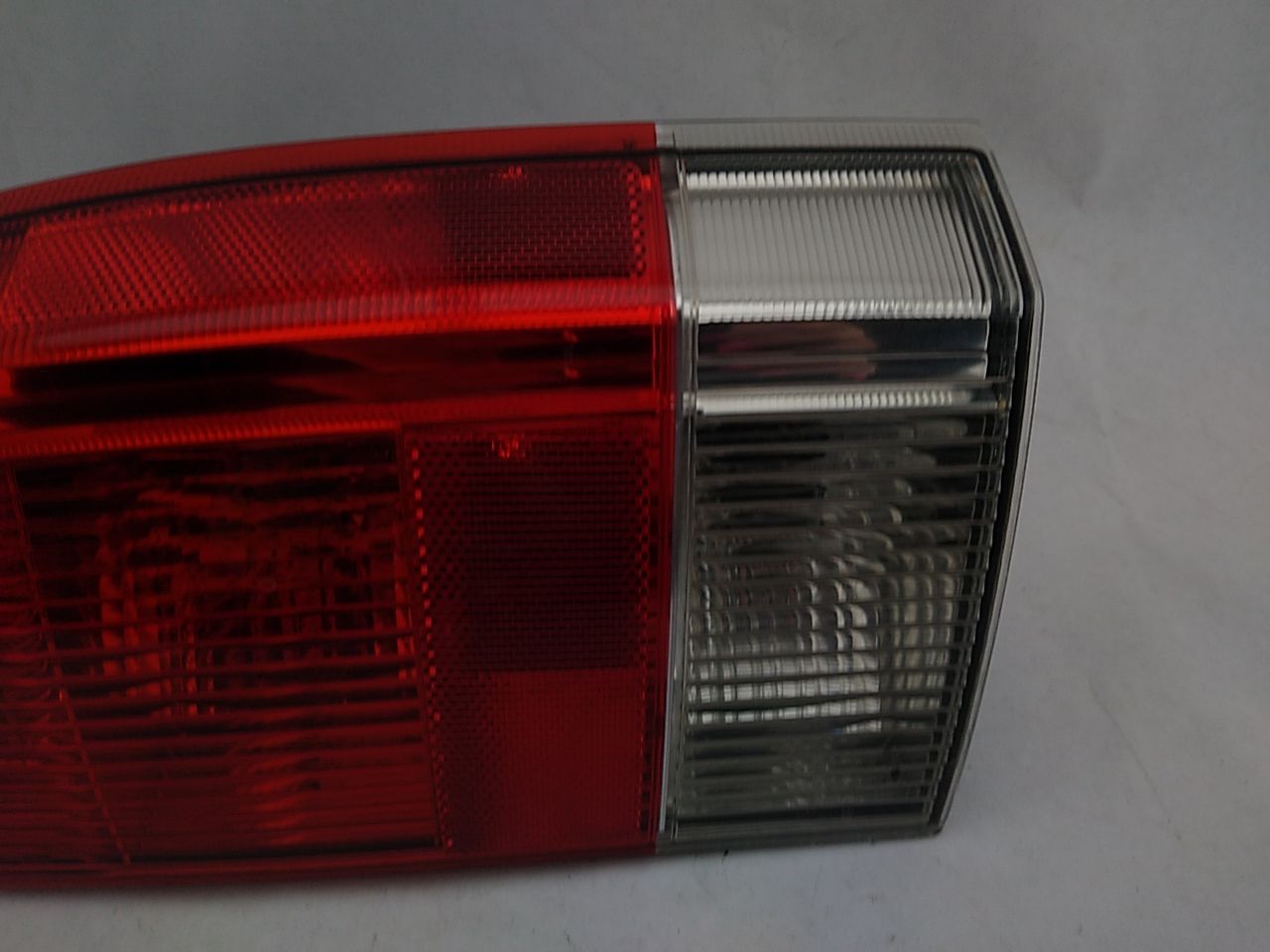 Volvo XC70 Rear Right Lower Tail Lamp Assembly